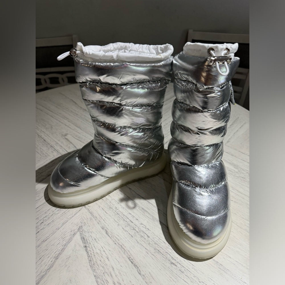 Moncler snow boots